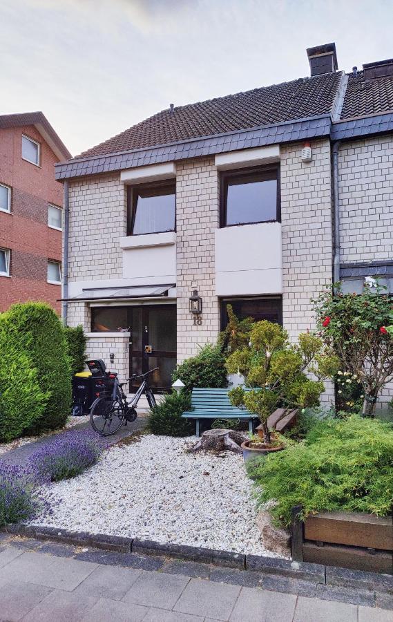 Spacious & Comfortable Guestrooms W Private Bathrooms Near Koelnmesse & Lanxess Arena, Free Parking, Highspeed Wifi Esterno foto