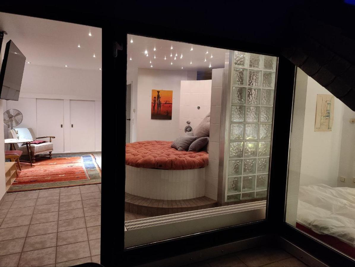 Spacious & Comfortable Guestrooms W Private Bathrooms Near Koelnmesse & Lanxess Arena, Free Parking, Highspeed Wifi Esterno foto